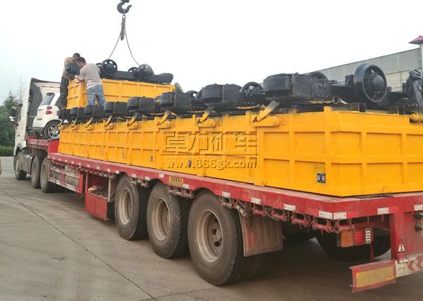 YCC2-7單側(cè)曲軌側(cè)卸式礦車 YCC2-7單側(cè)曲軌側(cè)卸式礦車